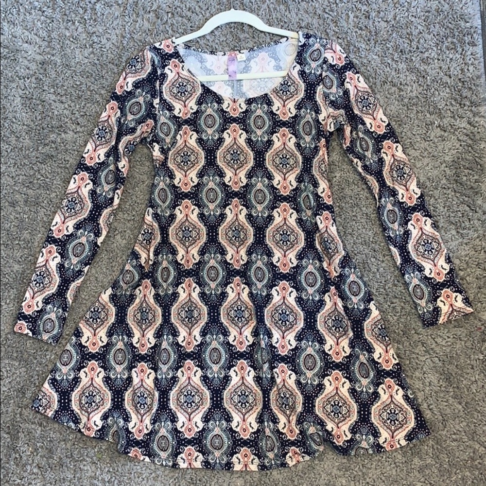 Alya Paisley Long-Sleeve Dress